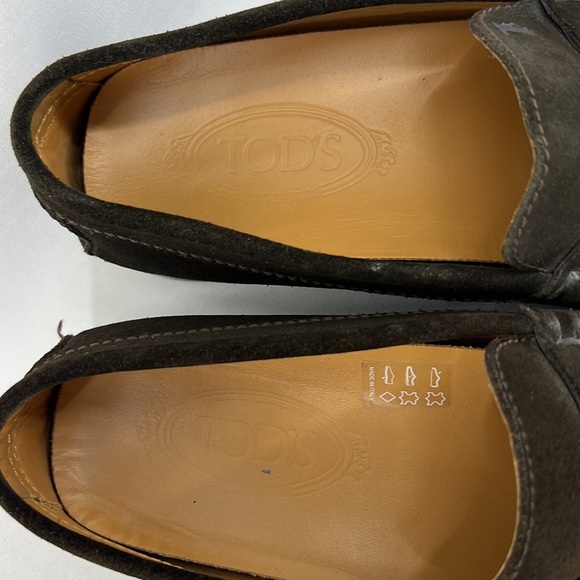 TOD’s Gommino Driving Shoes in Suede main image 7